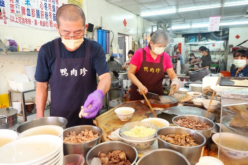 特色金桔炭香豆花酸甜爽口又好吃.傳承三代的美味.高雄鹽埕區小吃推薦♥鹽埕吳家豆花♥