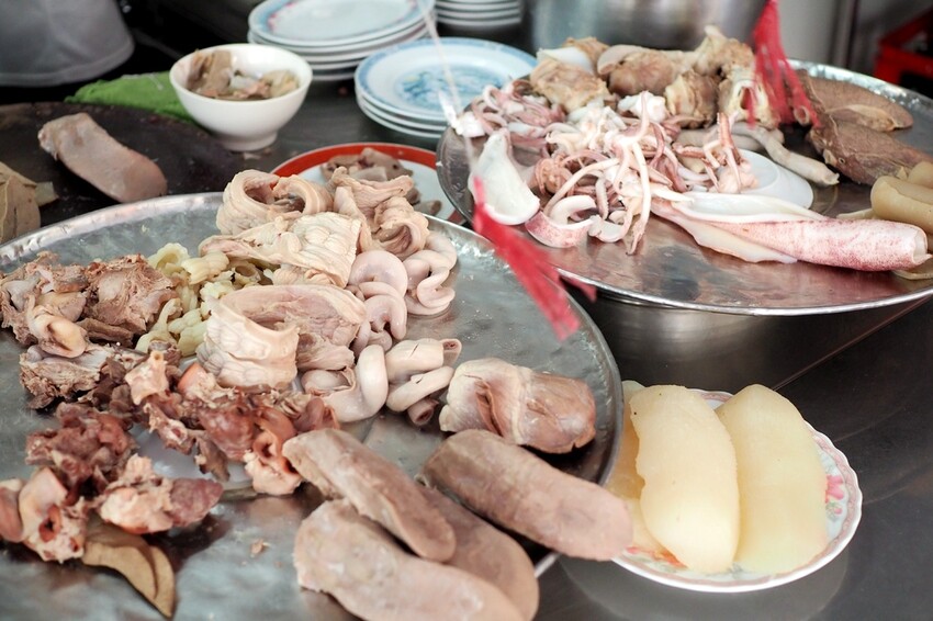 特色金桔炭香豆花酸甜爽口又好吃.傳承三代的美味.高雄鹽埕區小吃推薦♥鹽埕吳家豆花♥