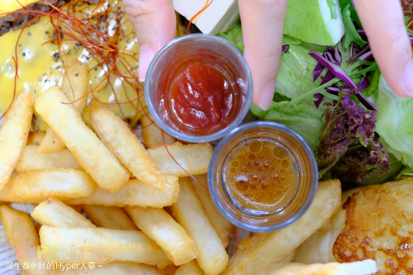 中國醫藥大學美食,中國醫藥大學附近咖啡,初綠,初綠菜單,初綠餐廳,台中北區早午餐,台中北區簡餐,台中北區美食,台中好吃定食,台中好吃早午餐,台中好吃簡餐,台中定食,台中日式定食,台中早午餐,台中早午餐推薦,台中美食,台中輕食推薦,抹茶控,青旅行 @強生與小吠的Hyper人蔘~