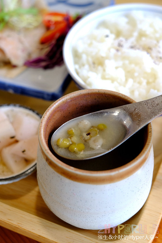 中國醫藥大學美食,中國醫藥大學附近咖啡,初綠,初綠菜單,初綠餐廳,台中北區早午餐,台中北區簡餐,台中北區美食,台中好吃定食,台中好吃早午餐,台中好吃簡餐,台中定食,台中日式定食,台中早午餐,台中早午餐推薦,台中美食,台中輕食推薦,抹茶控,青旅行 @強生與小吠的Hyper人蔘~