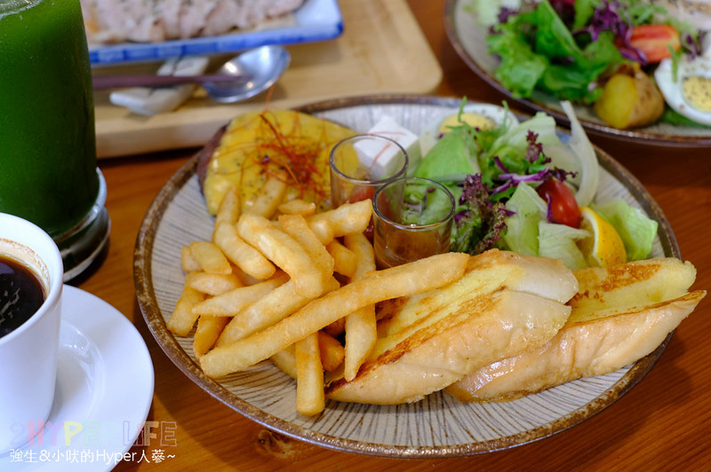 中國醫藥大學美食,中國醫藥大學附近咖啡,初綠,初綠菜單,初綠餐廳,台中北區早午餐,台中北區簡餐,台中北區美食,台中好吃定食,台中好吃早午餐,台中好吃簡餐,台中定食,台中日式定食,台中早午餐,台中早午餐推薦,台中美食,台中輕食推薦,抹茶控,青旅行 @強生與小吠的Hyper人蔘~