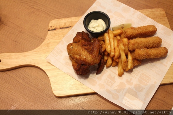 TINO'S PIZZA CAFE 堤諾比薩(莊敬門市):台北/信義 義式自然發酵甜在星PIZZA,香Q有食趣!【TINO'S PIZZA CAFE堤諾比薩】(莊敬店)捷運101/世貿站 TINO'S PIZZA CAFE 堤諾比薩(莊敬門市):台北/信義 義式自然發酵甜在星PIZZA,香Q有食趣!【TINO'S PIZZA CAFE堤諾比薩】(莊敬店)捷運101/世貿站