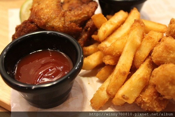 TINO'S PIZZA CAFE 堤諾比薩(莊敬門市):台北/信義 義式自然發酵甜在星PIZZA,香Q有食趣!【TINO'S PIZZA CAFE堤諾比薩】(莊敬店)捷運101/世貿站 TINO'S PIZZA CAFE 堤諾比薩(莊敬門市):台北/信義 義式自然發酵甜在星PIZZA,香Q有食趣!【TINO'S PIZZA CAFE堤諾比薩】(莊敬店)捷運101/世貿站