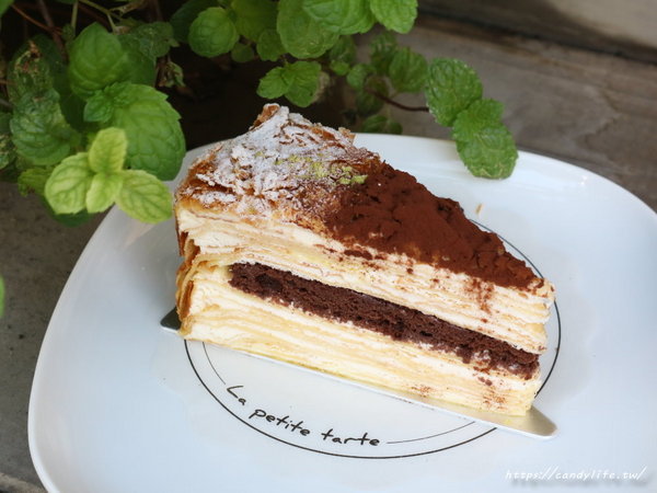 La Petite Tarte樂緹波兒手作塔派：台中美食│La Petite Tarte 樂緹波兒手作塔派〃台中必吃千層可麗餅就在這裡，每日限量，想吃請趁早！