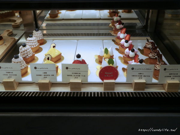 La Petite Tarte樂緹波兒手作塔派：台中美食│La Petite Tarte 樂緹波兒手作塔派〃台中必吃千層可麗餅就在這裡，每日限量，想吃請趁早！
