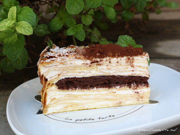 La Petite Tarte樂緹波兒手作塔派：台中美食│La Petite Tarte 樂緹波兒手作塔派〃台中必吃千層可麗餅就在這裡，每日限量，想吃請趁早！
