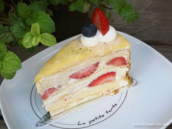 La Petite Tarte樂緹波兒手作塔派：台中美食│La Petite Tarte 樂緹波兒手作塔派〃台中必吃千層可麗餅就在這裡，每日限量，想吃請趁早！