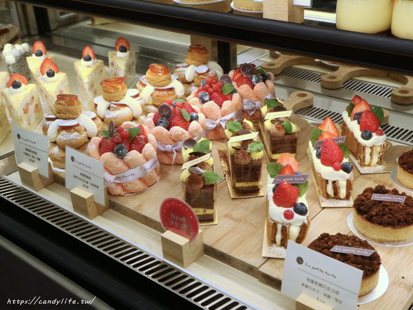 La Petite Tarte樂緹波兒手作塔派：台中美食│La Petite Tarte 樂緹波兒手作塔派〃台中必吃千層可麗餅就在這裡，每日限量，想吃請趁早！
