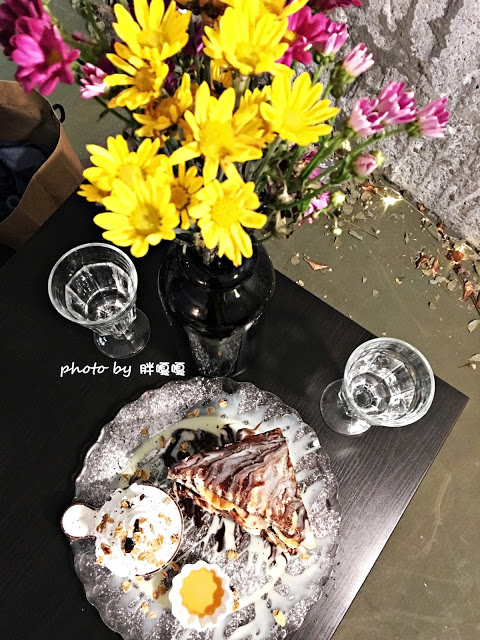 【台中 北區】八日八>>有著美味的中餐和惡魔般的甜點，中西合璧、氣氛絕佳、服務生也很可愛