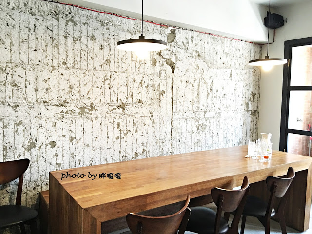 【台中 北區】八日八>>有著美味的中餐和惡魔般的甜點，中西合璧、氣氛絕佳、服務生也很可愛