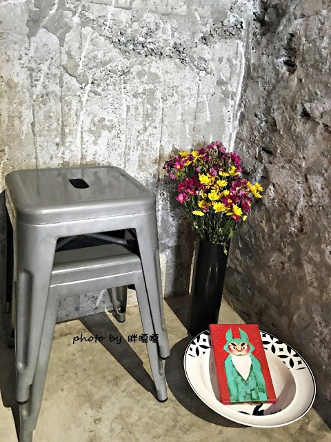 【台中 北區】八日八>>有著美味的中餐和惡魔般的甜點，中西合璧、氣氛絕佳、服務生也很可愛