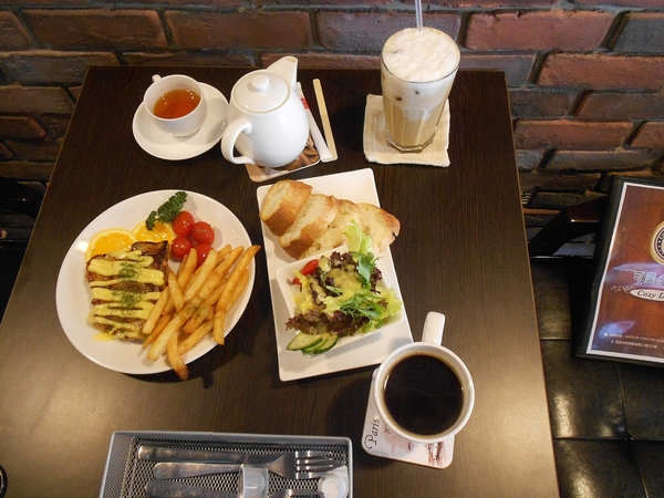 Cozy Diner 可里小餐館:Cozy Diner -新興區復興二路332號 (體驗-Cozy Diner 可里小餐館)