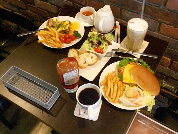 Cozy Diner 可里小餐館:Cozy Diner -新興區復興二路332號 (體驗-Cozy Diner 可里小餐館)