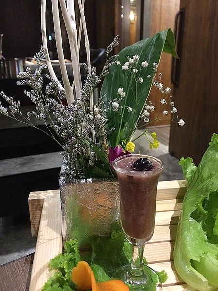 右京棧(大吟釀麻辣鍋)：右京棧-前金區五福三路25號 (體驗-右京棧  大吟釀麻辣鍋)