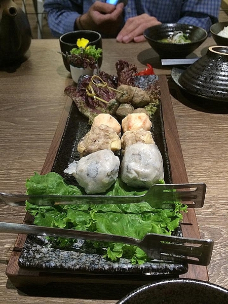 右京棧(大吟釀麻辣鍋)：右京棧-前金區五福三路25號 (體驗-右京棧  大吟釀麻辣鍋)