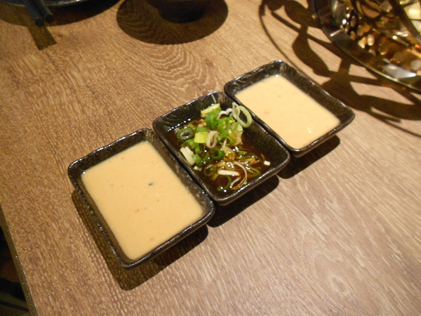 右京棧(大吟釀麻辣鍋)：右京棧-前金區五福三路25號 (體驗-右京棧  大吟釀麻辣鍋)