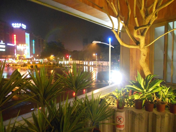 右京棧(大吟釀麻辣鍋)：右京棧-前金區五福三路25號 (體驗-右京棧  大吟釀麻辣鍋)