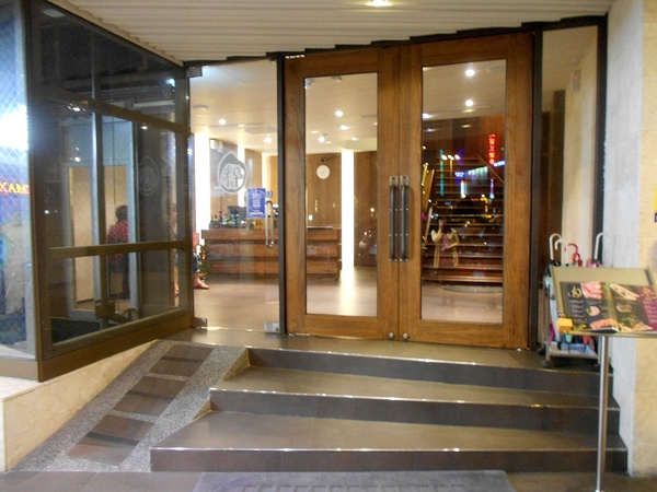 右京棧(大吟釀麻辣鍋)：右京棧-前金區五福三路25號 (體驗-右京棧  大吟釀麻辣鍋)