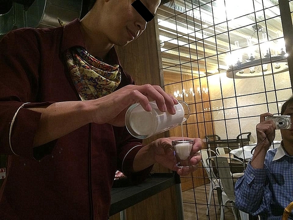 右京棧(大吟釀麻辣鍋)：右京棧-前金區五福三路25號 (體驗-右京棧  大吟釀麻辣鍋)