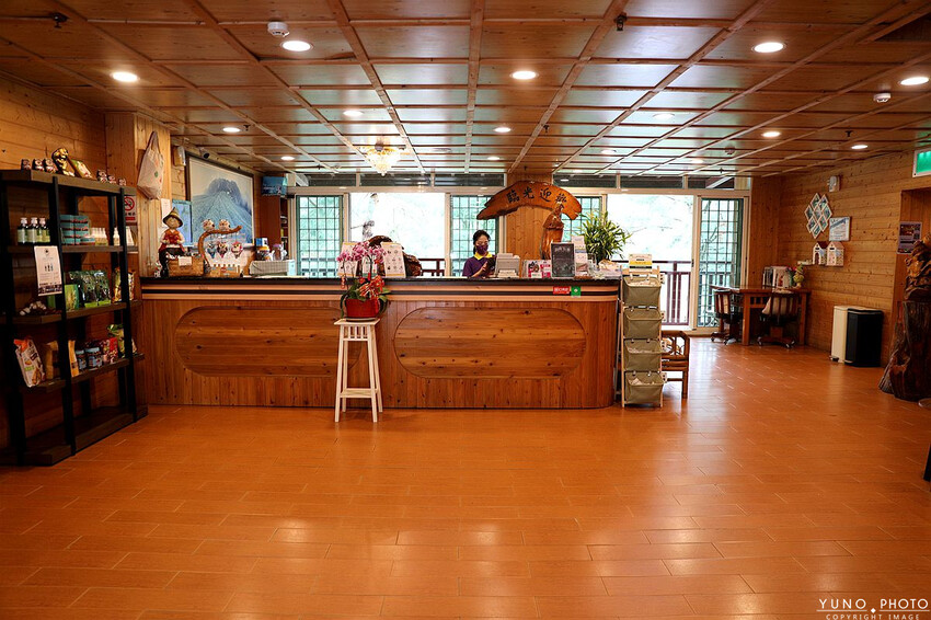 南投縣鹿谷鄉一泊二食原木住宿 享受天然森林浴 螢火蟲秘境無毒生態|金台灣山莊(南投、鹿谷、溪頭住宿推薦)