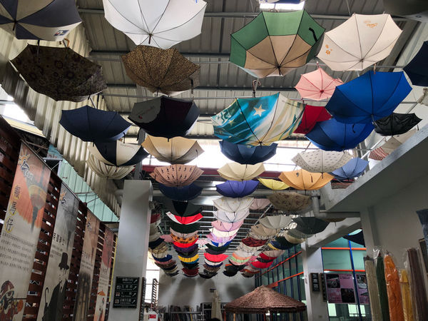 圓圓家出去玩—南投鹿谷《金台灣民宿山莊》ㄧ泊二食，與提著小燈籠的使者來場浪漫的約會！