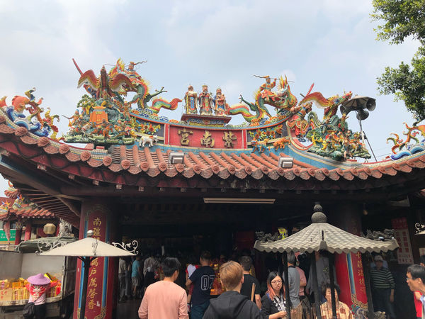 圓圓家出去玩—南投鹿谷《金台灣民宿山莊》ㄧ泊二食，與提著小燈籠的使者來場浪漫的約會！