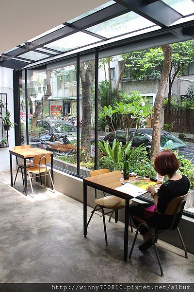 民生工寓coffee essential：台北 松山。舒適巷弄咖啡廳 民生工寓coffee essential 捷運松山機場站