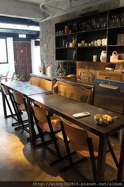 民生工寓coffee essential：台北 松山。舒適巷弄咖啡廳 民生工寓coffee essential 捷運松山機場站