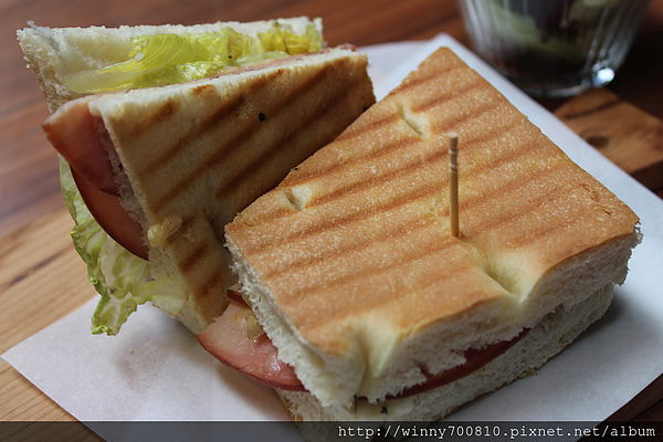 民生工寓coffee essential：台北 松山。舒適巷弄咖啡廳 民生工寓coffee essential 捷運松山機場站