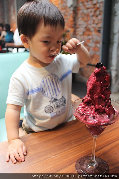 民生工寓coffee essential：台北 松山。舒適巷弄咖啡廳 民生工寓coffee essential 捷運松山機場站