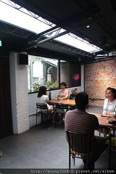 民生工寓coffee essential：台北 松山。舒適巷弄咖啡廳 民生工寓coffee essential 捷運松山機場站