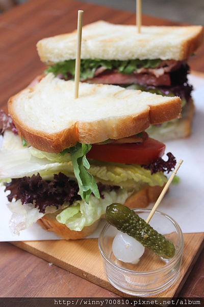 民生工寓coffee essential：台北 松山。舒適巷弄咖啡廳 民生工寓coffee essential 捷運松山機場站