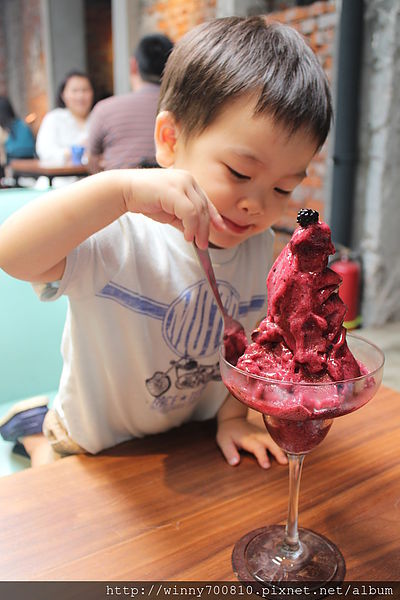 民生工寓coffee essential：台北 松山。舒適巷弄咖啡廳 民生工寓coffee essential 捷運松山機場站