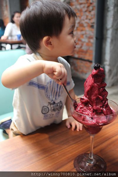 民生工寓coffee essential：台北 松山。舒適巷弄咖啡廳 民生工寓coffee essential 捷運松山機場站