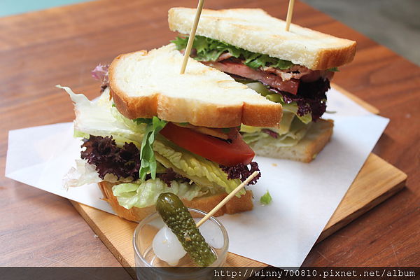 民生工寓coffee essential：台北 松山。舒適巷弄咖啡廳 民生工寓coffee essential 捷運松山機場站