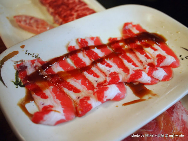 出一張嘴(中港店)：【食記】台中出一張嘴中港店@西區BRT中正國小 : 水準還在的日式燒肉店,點餐不手軟的食肉天堂,幸福真的只要出一張嘴!