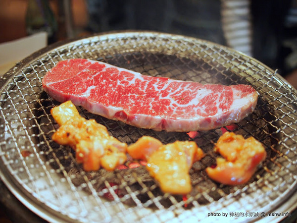 出一張嘴(中港店)：【食記】台中出一張嘴中港店@西區BRT中正國小 : 水準還在的日式燒肉店,點餐不手軟的食肉天堂,幸福真的只要出一張嘴!