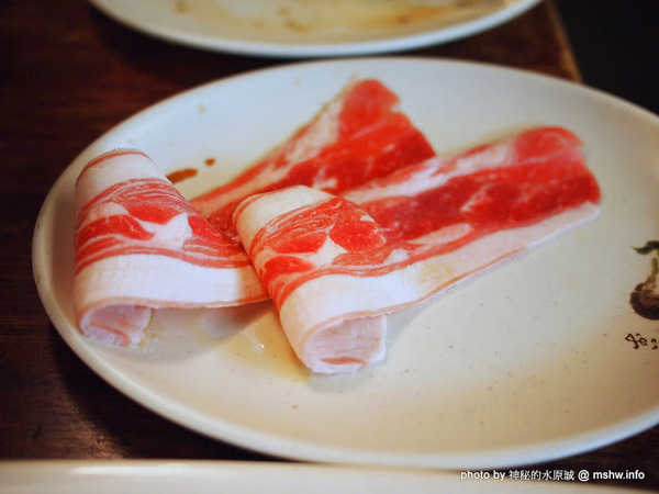 出一張嘴(中港店)：【食記】台中出一張嘴中港店@西區BRT中正國小 : 水準還在的日式燒肉店,點餐不手軟的食肉天堂,幸福真的只要出一張嘴!