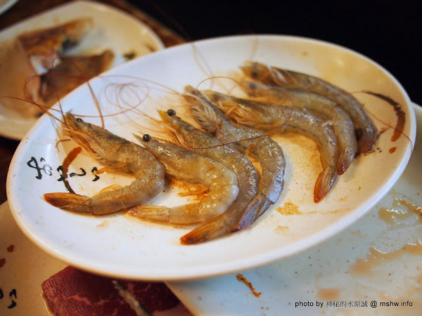 出一張嘴(中港店)：【食記】台中出一張嘴中港店@西區BRT中正國小 : 水準還在的日式燒肉店,點餐不手軟的食肉天堂,幸福真的只要出一張嘴!