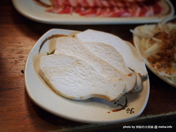 出一張嘴(中港店)：【食記】台中出一張嘴中港店@西區BRT中正國小 : 水準還在的日式燒肉店,點餐不手軟的食肉天堂,幸福真的只要出一張嘴!