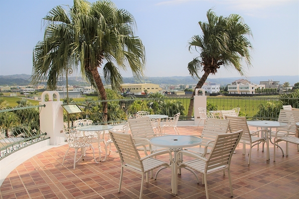 大村進昌咖啡烘焙館：【彰化大村景點】進昌咖啡烘焙館~巴洛克式建築，彷彿來到歐風的城堡，享用美味尊貴的下午茶