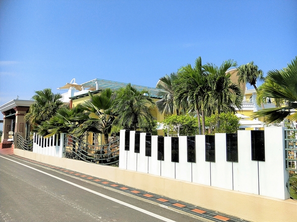 大村進昌咖啡烘焙館：【彰化大村景點】進昌咖啡烘焙館~巴洛克式建築，彷彿來到歐風的城堡，享用美味尊貴的下午茶