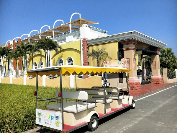 大村進昌咖啡烘焙館：【彰化大村景點】進昌咖啡烘焙館~巴洛克式建築，彷彿來到歐風的城堡，享用美味尊貴的下午茶