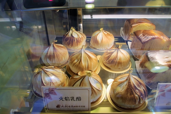 大村進昌咖啡烘焙館：【彰化大村景點】進昌咖啡烘焙館~巴洛克式建築，彷彿來到歐風的城堡，享用美味尊貴的下午茶