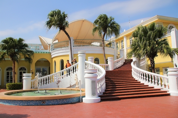 大村進昌咖啡烘焙館：【彰化大村景點】進昌咖啡烘焙館~巴洛克式建築，彷彿來到歐風的城堡，享用美味尊貴的下午茶