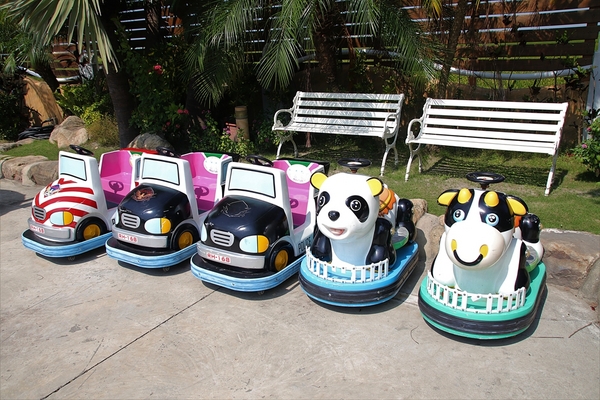 大村進昌咖啡烘焙館：【彰化大村景點】進昌咖啡烘焙館~巴洛克式建築，彷彿來到歐風的城堡，享用美味尊貴的下午茶