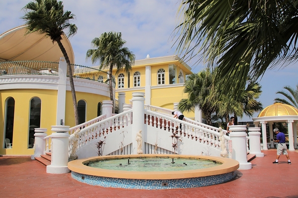 大村進昌咖啡烘焙館：【彰化大村景點】進昌咖啡烘焙館~巴洛克式建築，彷彿來到歐風的城堡，享用美味尊貴的下午茶