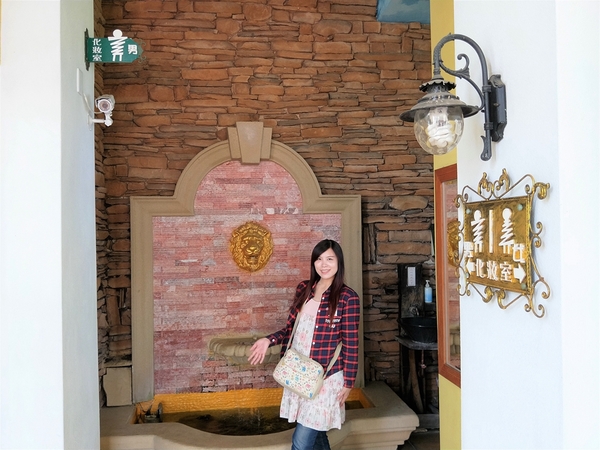 大村進昌咖啡烘焙館：【彰化大村景點】進昌咖啡烘焙館~巴洛克式建築，彷彿來到歐風的城堡，享用美味尊貴的下午茶