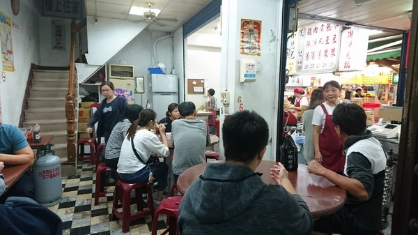 公正包子：花蓮~公正包子店~令人念念不忘的好味道~必吃排隊美食~銅板價格~