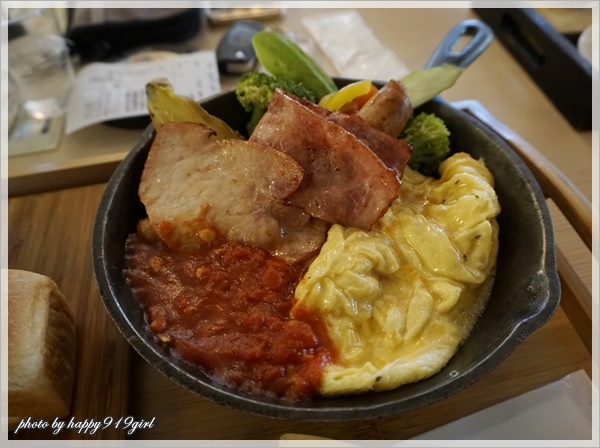 [高雄]自家烘焙AOP吐司比早午餐更迷人★多一點咖啡館A Little More